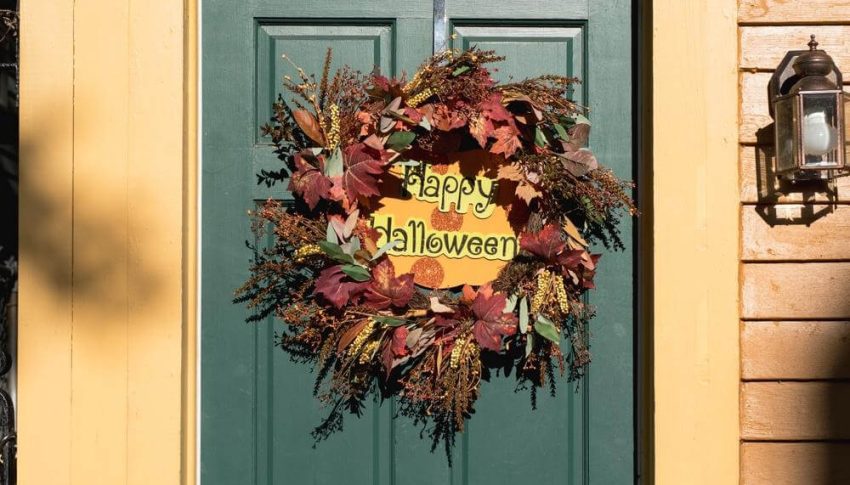Spooky Good Bookings: How to Make Your Airbnb Stand Out for Halloween